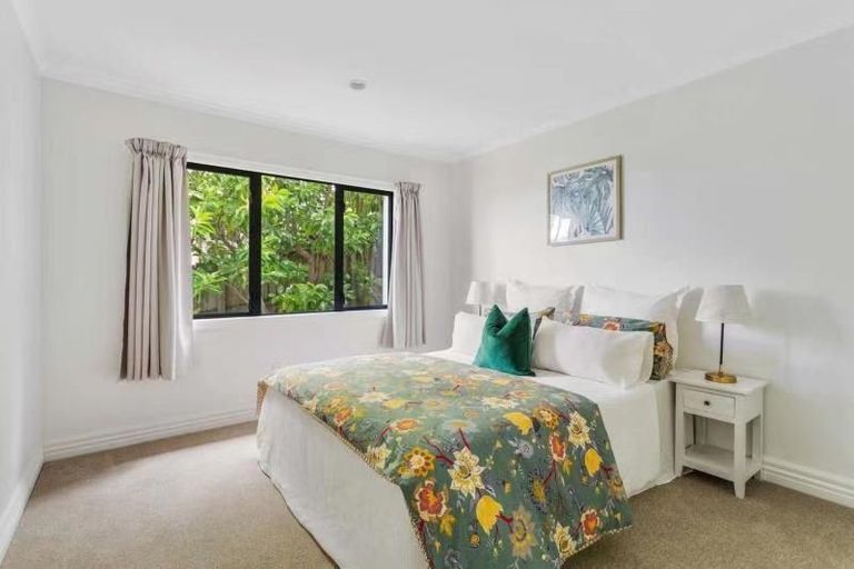 Photo of property in 29 Manu Place, Pinehill, Auckland, 0632