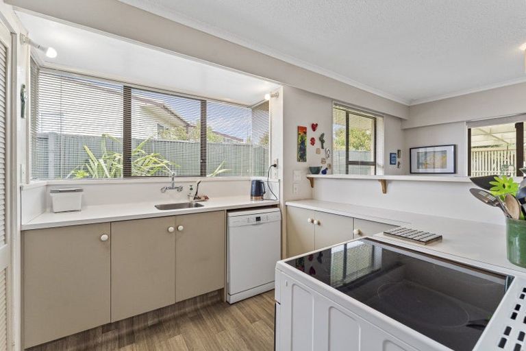 Photo of property in 44 Norfolk Crescent, Otaki Beach, Otaki, 5512