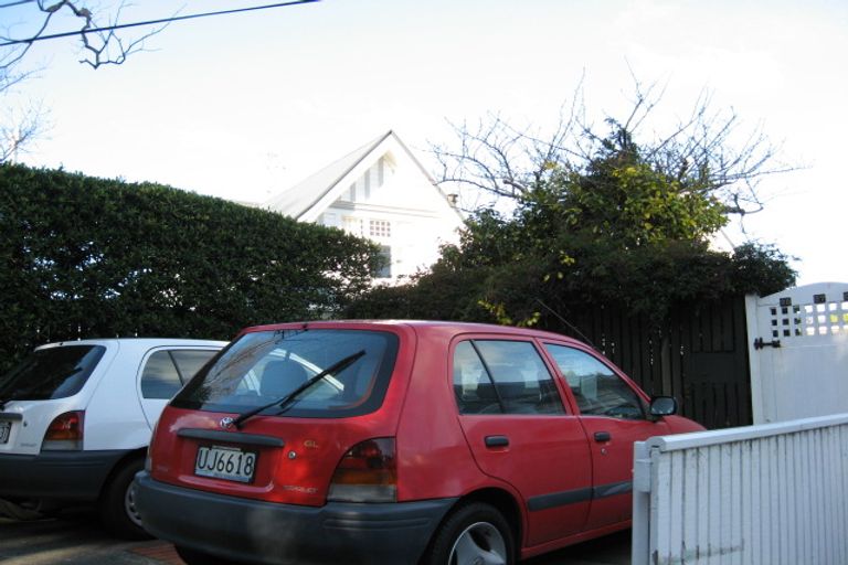 Photo of property in 25 Rawhiti Terrace, Kelburn, Wellington, 6012