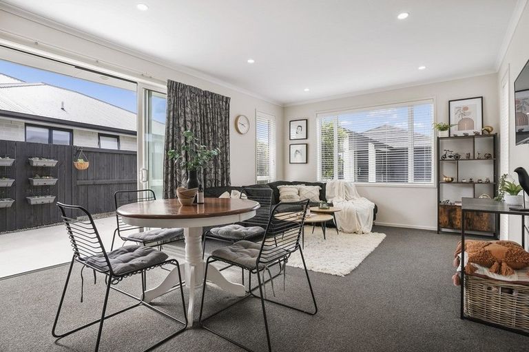 Photo of property in 10 Toi Place, Papamoa, 3118