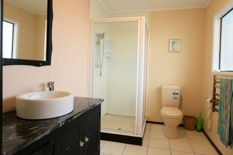 Photo of property in 20 Wycherley Drive, Bucklands Beach, Auckland, 2014