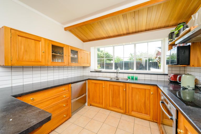 Photo of property in 65 Buick Crescent, Awapuni, Palmerston North, 4412