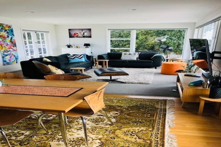 Photo of property in 2/61 Forrest Hill Road, Milford, Auckland, 0620