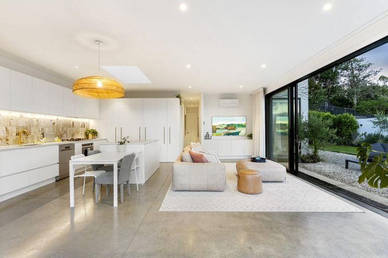 Photo of property in 6 Pine Ridge Terrace, Hauraki, Auckland, 0622