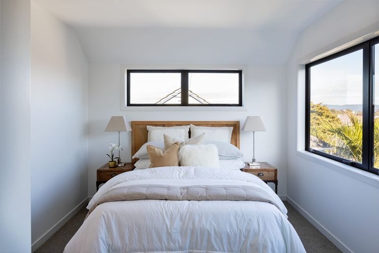 Photo of property in 11b Rangeview Road, Sunnyvale, Auckland, 0612