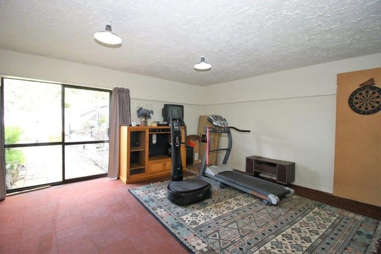 Photo of property in 103 Glenross Street, Glenross, Dunedin, 9011