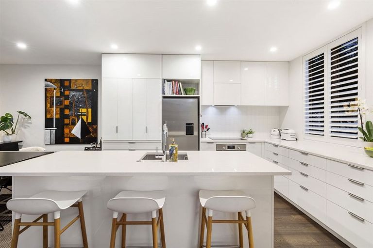 Photo of property in 7/83 Hinemoa Street, Birkenhead, Auckland, 0626