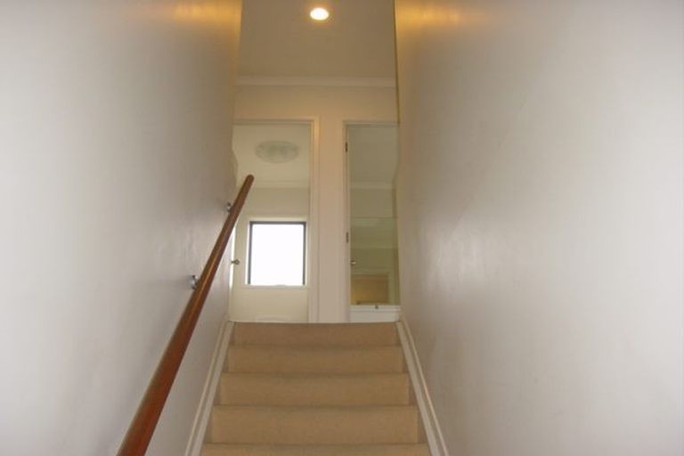 Photo of property in 51 Tiri Tiri Road, Birkdale, Auckland, 0626