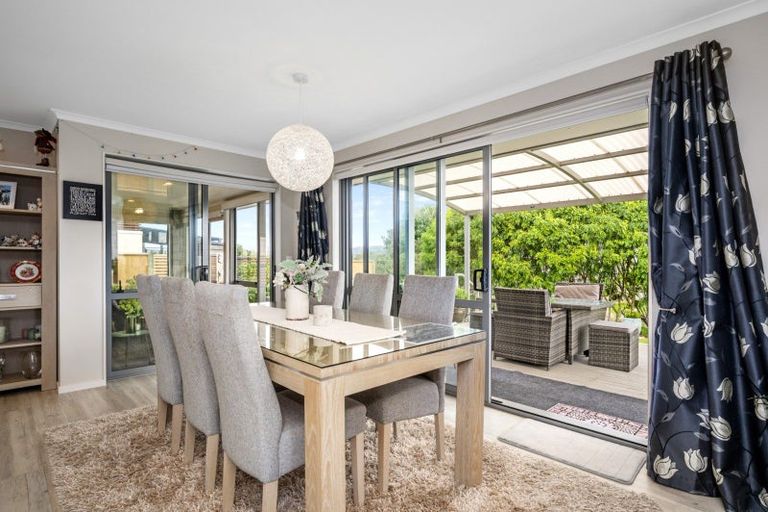 Photo of property in 12 Vantage Place, Omokoroa, 3114