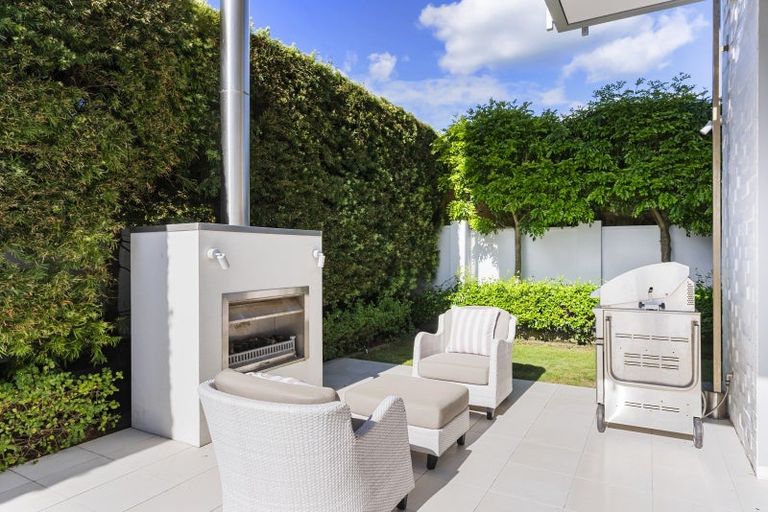 Photo of property in 11 Icarus Place, Half Moon Bay, Auckland, 2012