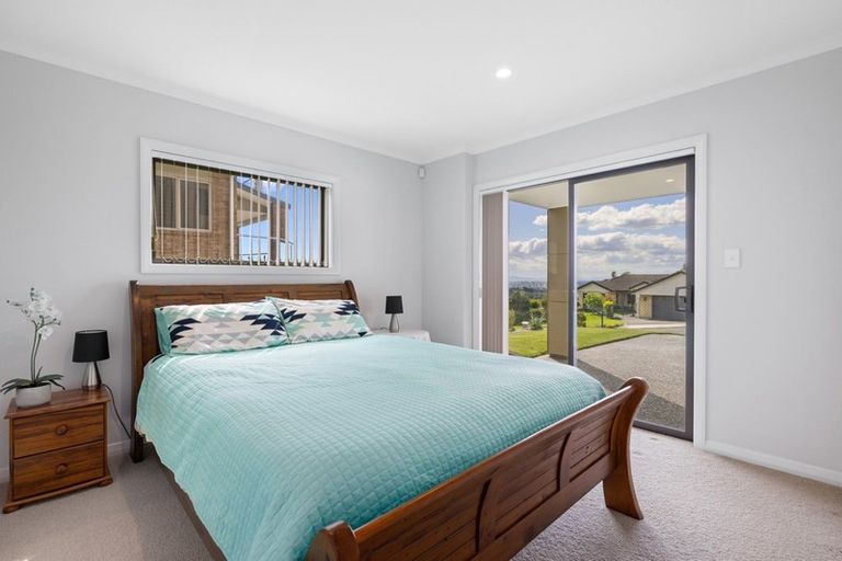 Photo of property in 1 Holcombrooke Lane, Welcome Bay, Tauranga, 3175