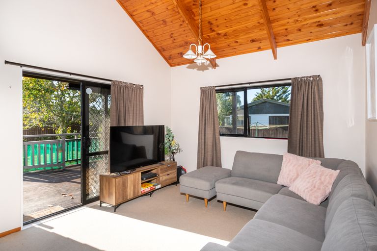 Photo of property in 3 Vintners Close, Huapai, Kumeu, 0810