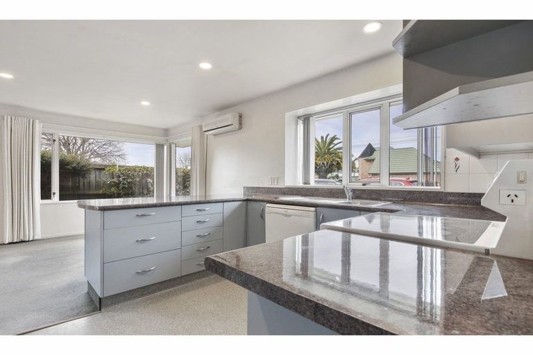 Photo of property in 1/123a Withells Road, Avonhead, Christchurch, 8042