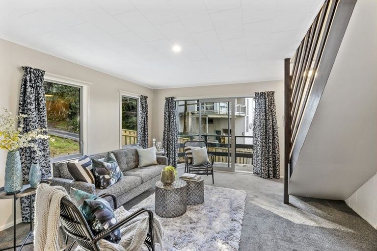 Photo of property in 85a Mulberry Street, Normandale, Lower Hutt, 5010