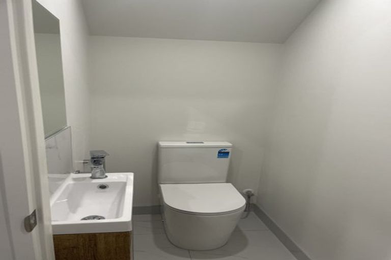 Photo of property in 13a Lipton Grove, Opaheke, Papakura, 2113