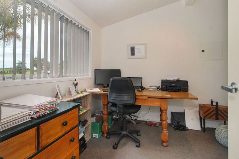 Photo of property in 92 Wharf Road, Clarks Beach, Pukekohe, 2679