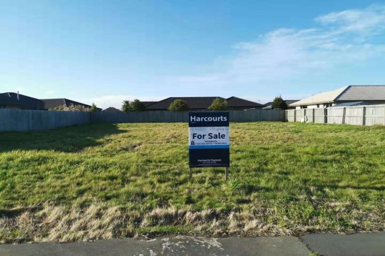 Photo of property in 23 Kingsbridge Drive, Burwood, Christchurch, 8083