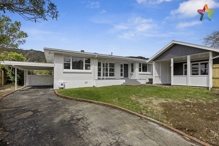Photo of property in 347 Stokes Valley Road, Stokes Valley, Lower Hutt, 5019