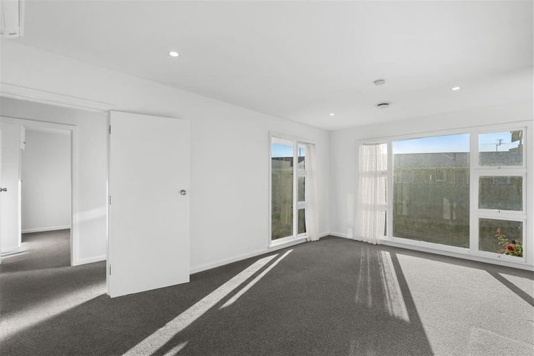 Photo of property in 32 Boston Avenue, Hornby, Christchurch, 8042