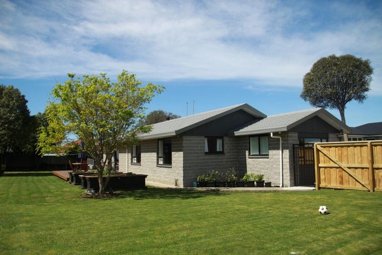 Photo of property in 10 Morris Road, Amberley, 7410