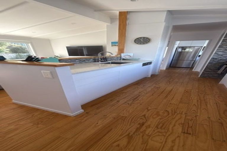 Photo of property in 1/248 Birkdale Road, Birkdale, Auckland, 0626