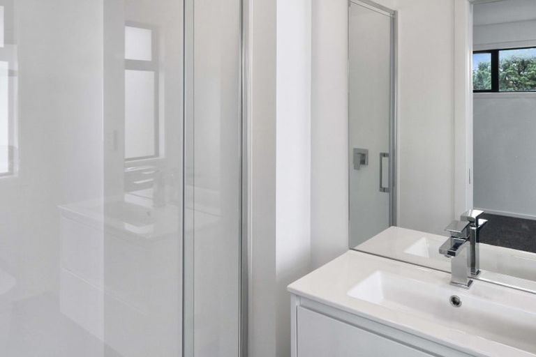 Photo of property in 1c Raymond Terrace, Fairfield, Lower Hutt, 5011