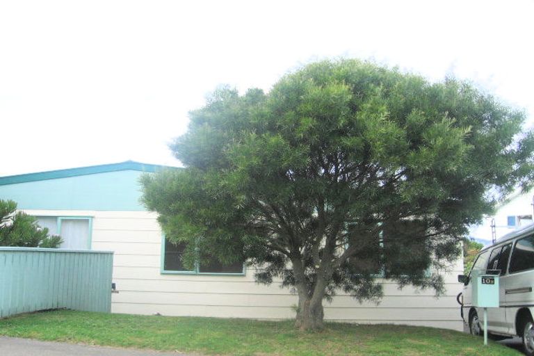 Photo of property in 10b Camellia Terrace, Maungaraki, Lower Hutt, 5010