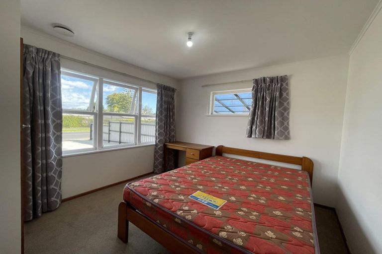 Photo of property in 11 Edgewater Drive, Pakuranga, Auckland, 2010