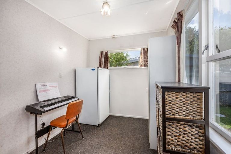 Photo of property in 2a Homedale Road, Wainuiomata, Lower Hutt, 5014