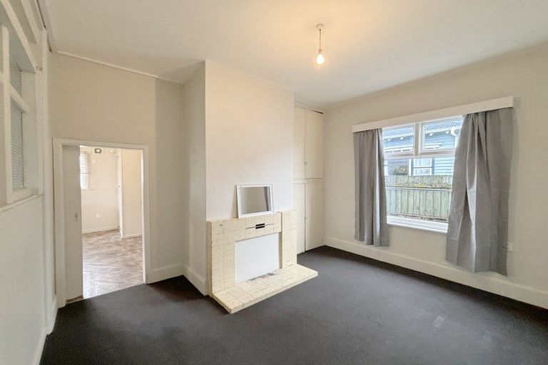 Photo of property in 102 Barbour Street, Waltham, Christchurch, 8011