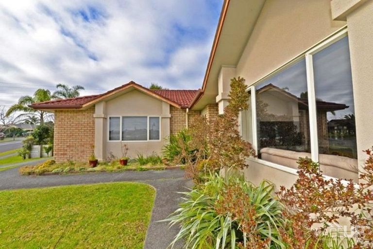 Photo of property in 33 Rush Creek Drive, Westgate, Auckland, 0614