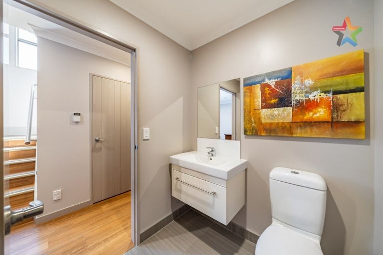 Photo of property in 8a Glen Iris Grove, Woburn, Lower Hutt, 5010