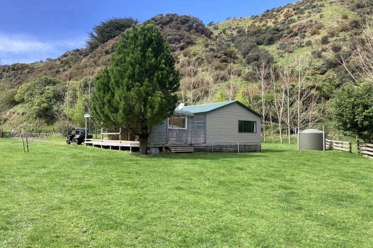 Photo of property in 960 Moonshine Road, Judgeford, Porirua, 5381