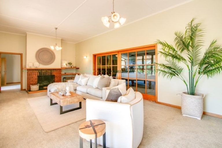 Photo of property in 978 Puketapu Road, Puketapu, Napier, 4182