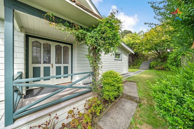 Photo of property in 31 Tirohanga Road, Tirohanga, Lower Hutt, 5010