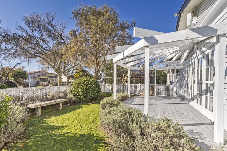 Photo of property in 22 Milverton Avenue, Hokowhitu, Palmerston North, 4410