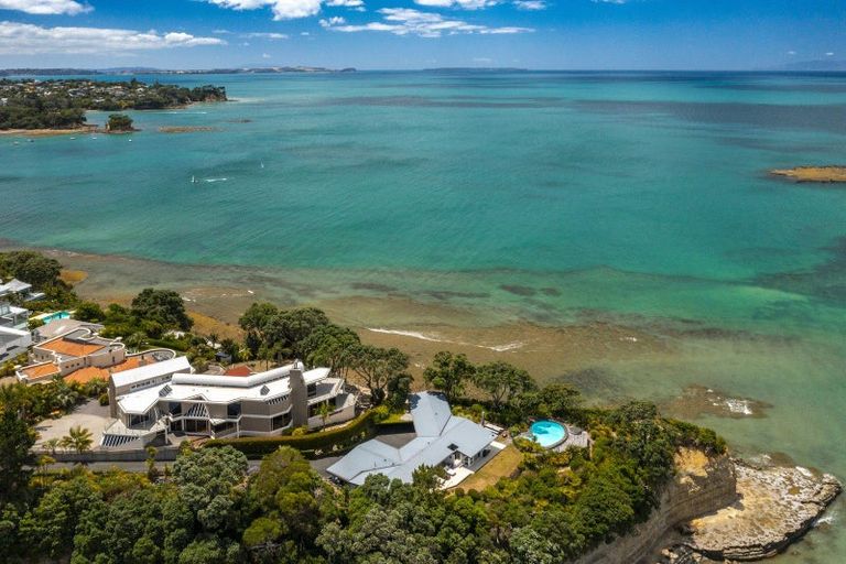 Photo of property in 62 Sharon Road, Waiake, Auckland, 0630