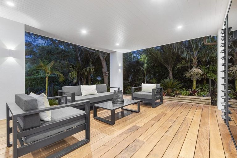 Photo of property in 16 Island View Terrace, Cockle Bay, Auckland, 2014