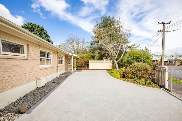 Photo of property in 2 Carrington Avenue, Hillcrest, Hamilton, 3216