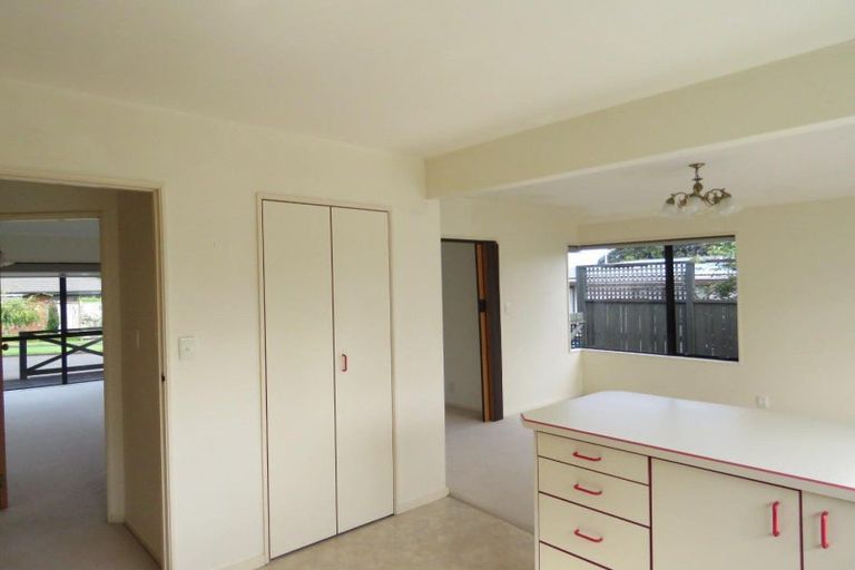 Photo of property in 5 Kellyville Heights, Merrilands, New Plymouth, 4312