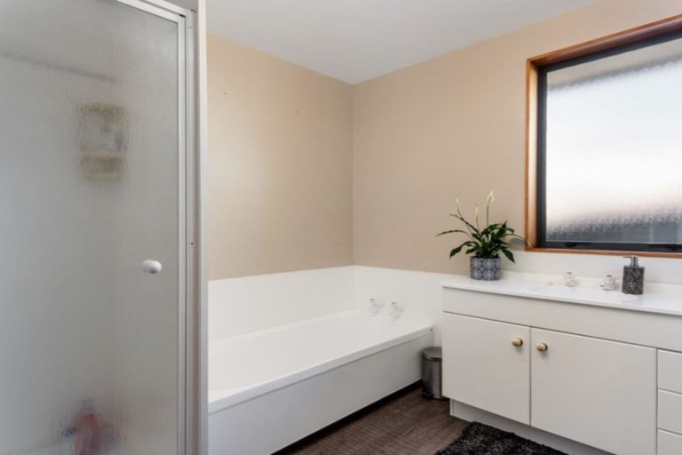 Photo of property in 11 Westhaven Place, Redwoodtown, Blenheim, 7201