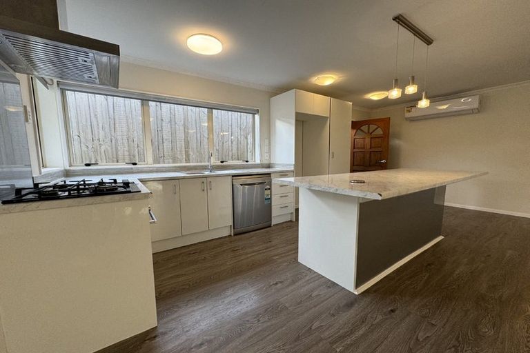 Photo of property in 3 Taatahi Street, Weymouth, Auckland, 2103