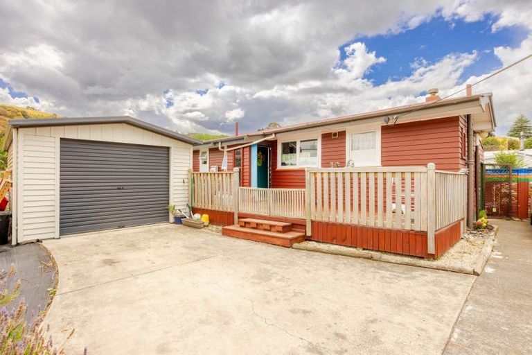 Photo of property in 13 Golding Road, Taradale, Napier, 4112