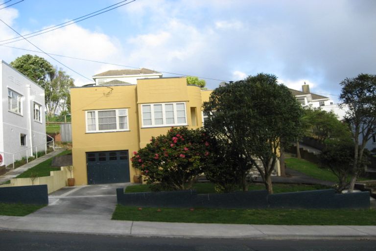 Photo of property in 10 David Crescent, Karori, Wellington, 6012