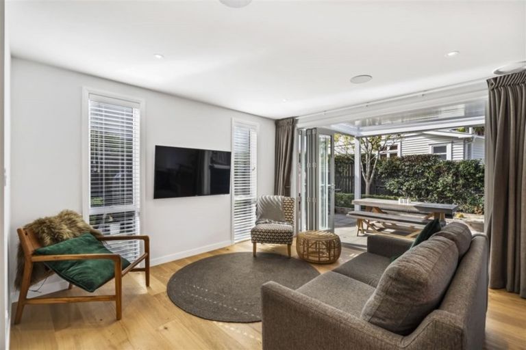 Photo of property in 39 Church Street, Winton, 9720