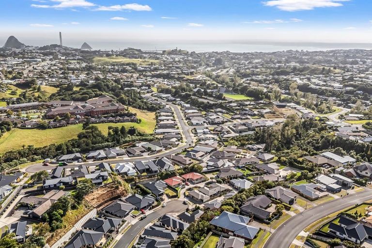 Photo of property in 8a Frederick Place, Whalers Gate, New Plymouth, 4310