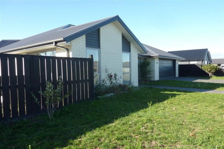 Photo of property in 37 Dunlops Crescent, Bottle Lake, Christchurch, 8083