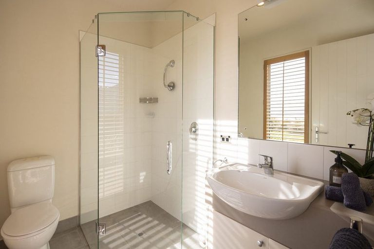 Photo of property in 24 Briar Bank Drive, Wanaka, 9305