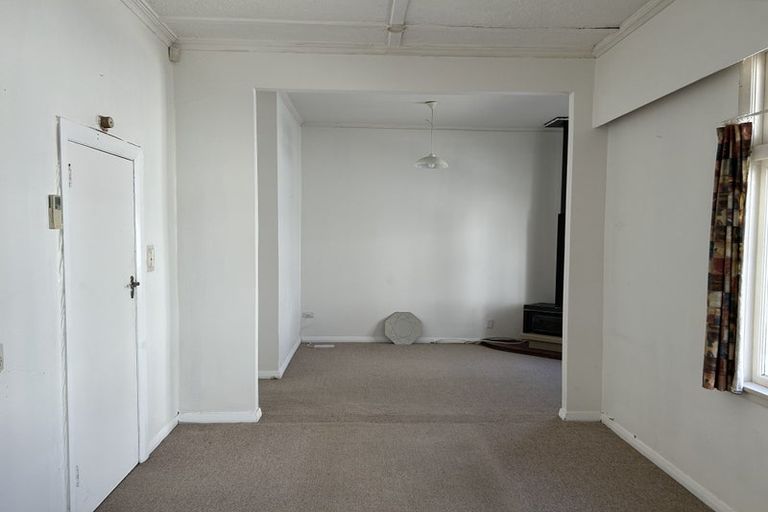 Photo of property in 96 Derwent Street, Island Bay, Wellington, 6023