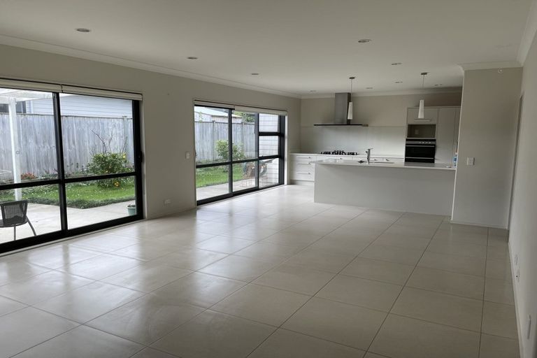 Photo of property in 35 Kuhanui Drive, Karaka, Papakura, 2113